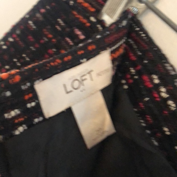 Pencil skirt by Loft, black tweed. Size 2 - Picture 2 of 2